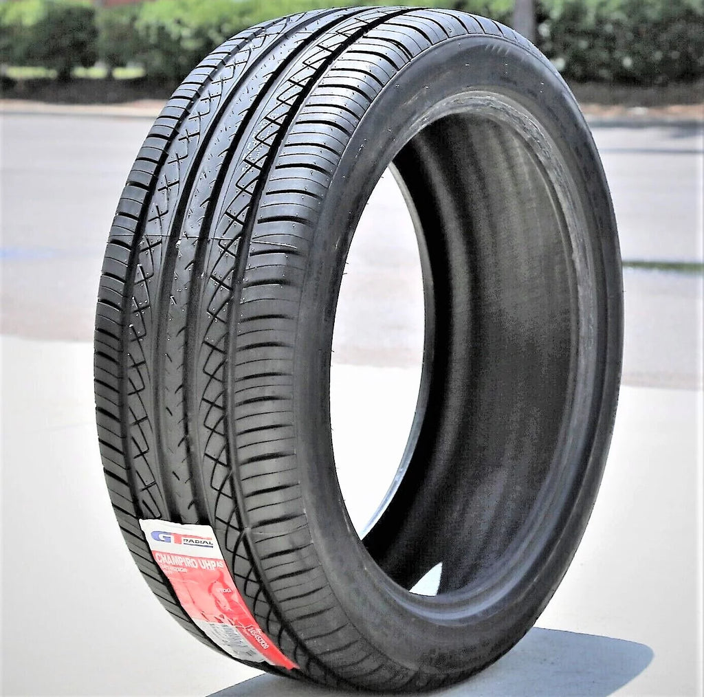 Set of 4 235/45R17 High Performance Tires F322444