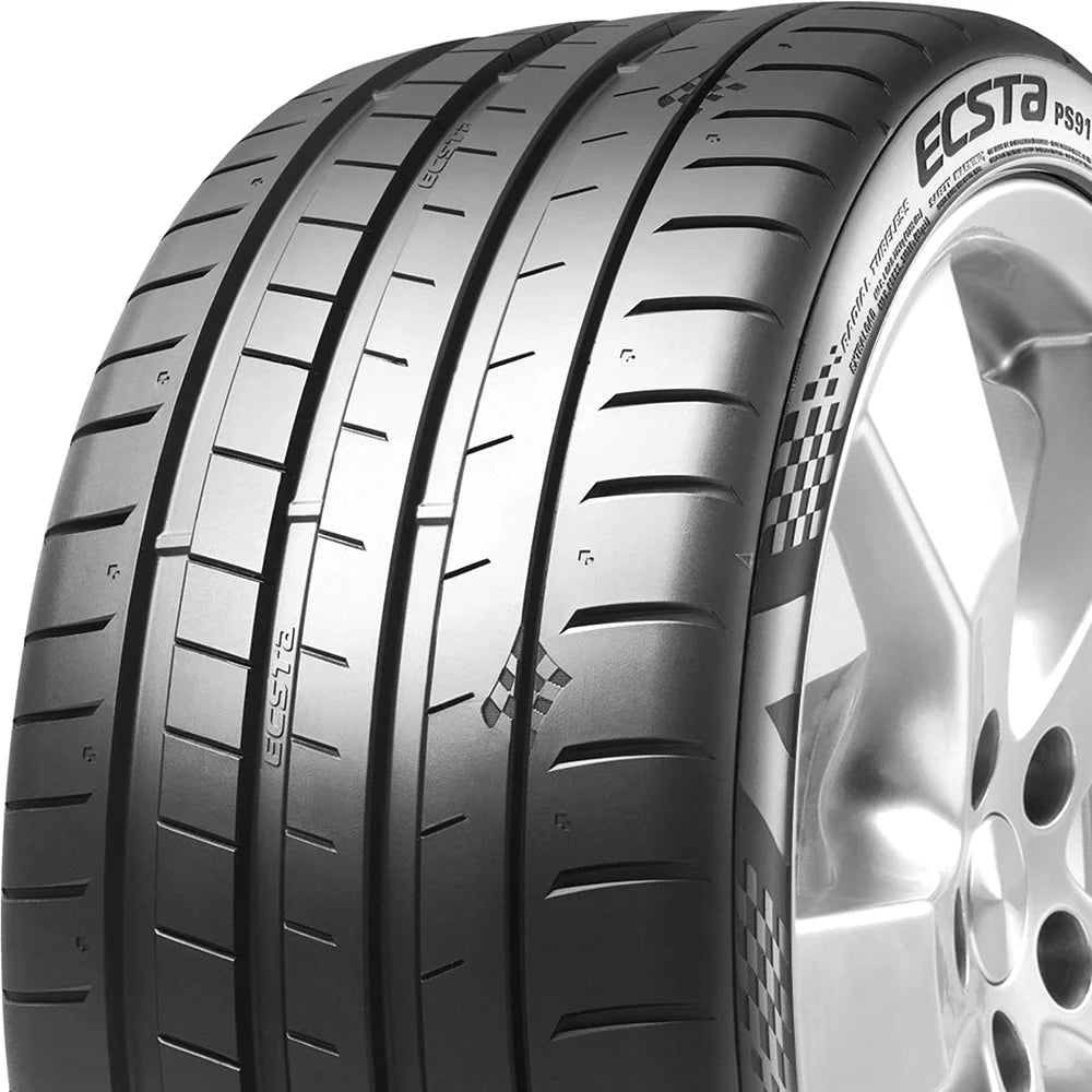 Ultra High Performance Tire B40743