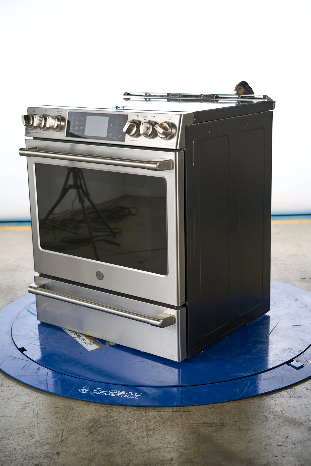30 5.6 cu. ft. Stainless Steel Electric Range X5544