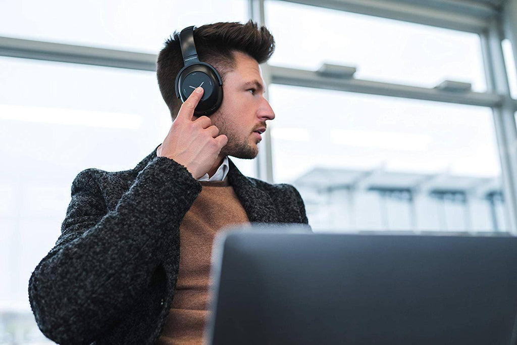 Black Noise Canceling Headphones V29854